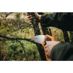 Fiskars Scie Fiskars Poignée D SW37 (lame 37cm), Lame De Précision, Durable En Acier Entièrement Trempée Et Affûtée Pour Utilisation Intensive, Revêtement SoftGripTM Solid, 1028374 8 Fiskars Scie Fiskars Poignée D SW37 (lame 37cm), Lame De Précision, Durable En Acier Entièrement Trempée Et Affûtée Pour Utilisation Intensive, Revêtement SoftGripTM Solid, 1028374 -Pro Outils Soldes Magasin 14872079 3