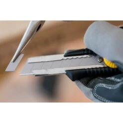 Cutter MPO - Fourni Avec 1 Lame 18 Mm - STANLEY, 1-10-418 9 Cutter MPO - Fourni Avec 1 Lame 18 Mm - STANLEY, 1-10-418 -Pro Outils Soldes Magasin 24134658 3