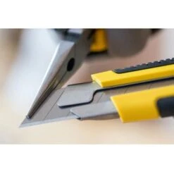 Cutter 25mm Bimatière STANLEY 0-10-425 -Pro Outils Soldes Magasin 33411066 5